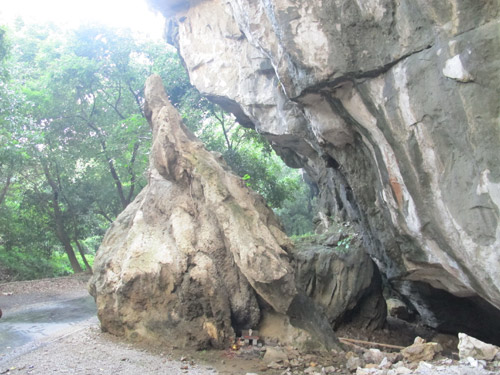 大きな落石です