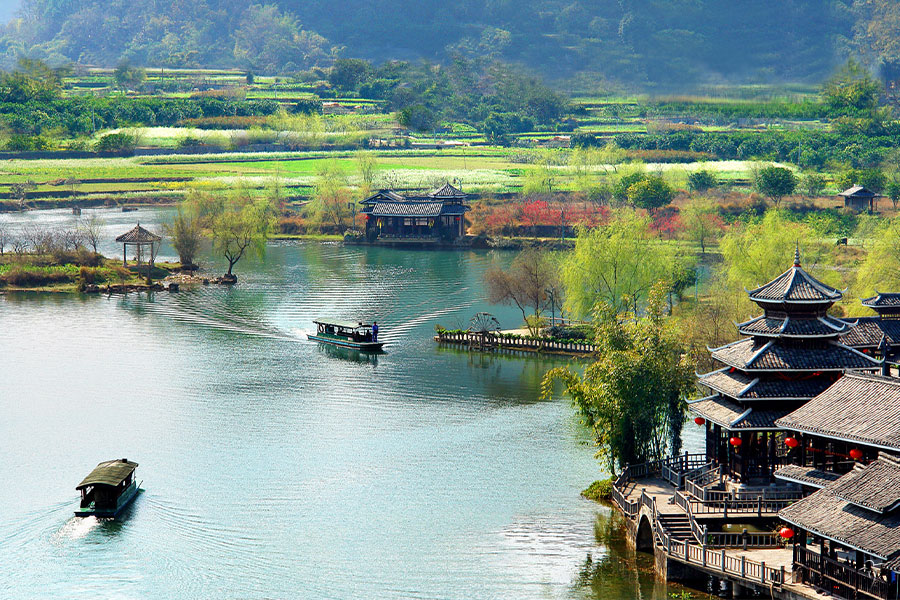 漓江下り＋世外桃源（少数民族のテーマパーク）観光