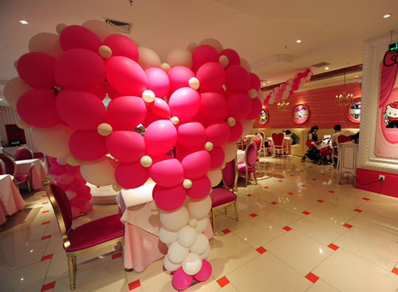 ハローキティテーマレストランのピンクの世界