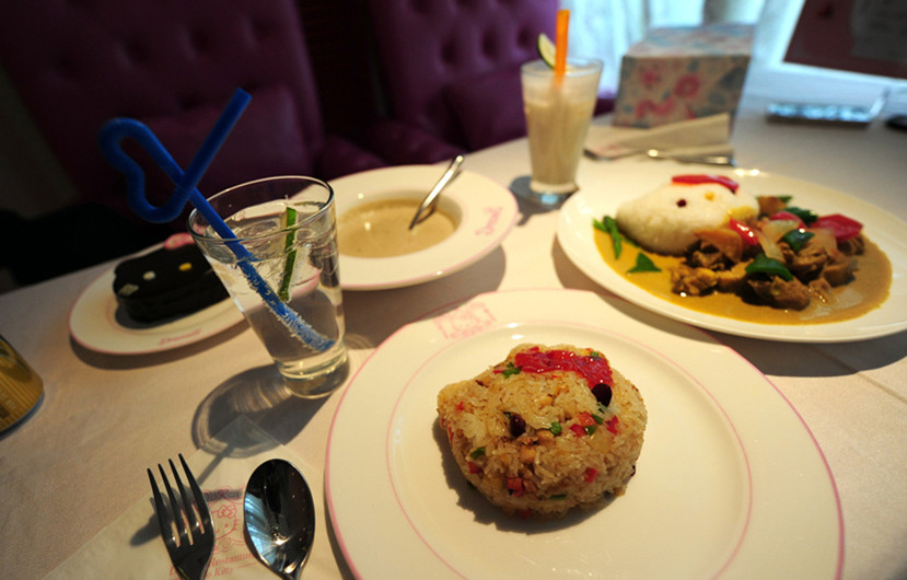 ハローキティの形をした特製料理