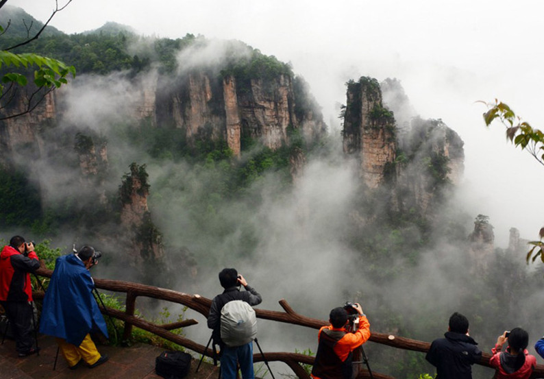 張家界武陵源の綺麗な雲海景観