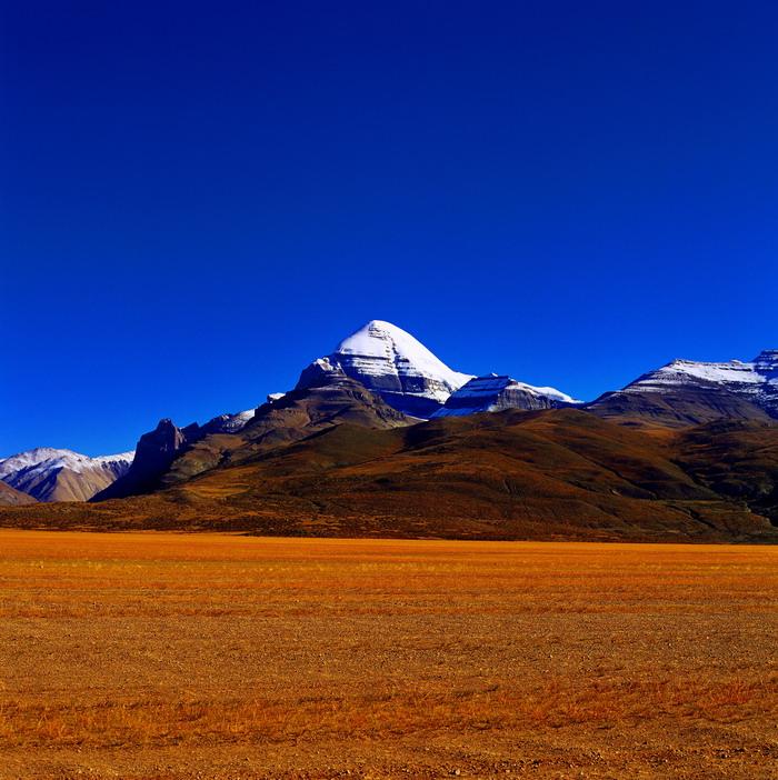 カイラス山巡礼トレッキングとチベット周遊　13日間