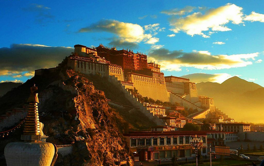 チベット・ラサ市内観光4日間（混載）